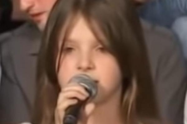 Bila je najmlađa takmičarka u Zvezdama Granda, a sad je sa čovekom koji joj izgleda kao otac! Ovo je Milica danas