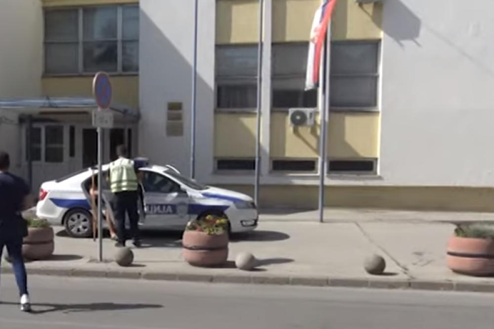 EVO KO BRANI MIKIJA I SKUPLJA PARE ZA NJEGOVOG ADVOKATA??? Kako te nije SRAMOTA, teške reči i PRETNJE zbog Đuričića