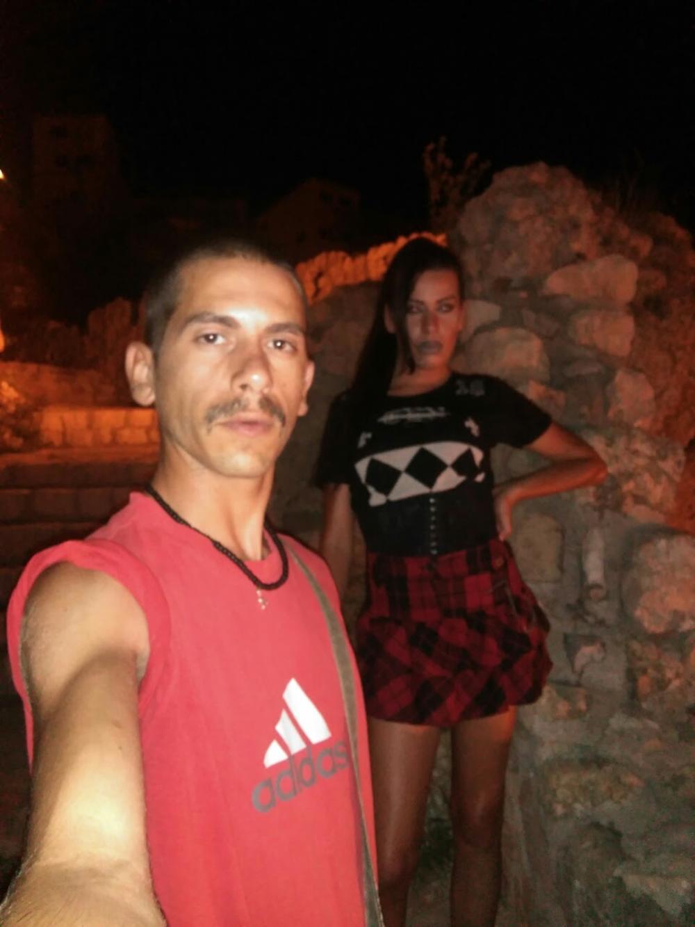 Antal i Jelena koja izgleda kao devojka, ali ima funkiconalan muški polni organ