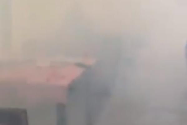HAOS NA AUTOPUTU: Zapalila se cisterna! (VIDEO)