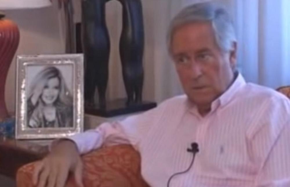 Josip Radeljak Dikan sa fotografijom pokojne Ene Begović