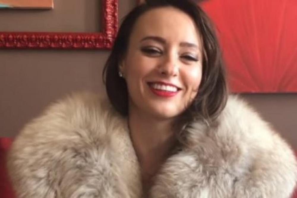 RUSKINJA OBJASNILA MUŠKARCIMA ZAŠTO MORAJU SVE DA PLATE NA PRVOM SASTANKU: Ceo muški rod pocrveneo! (VIDEO)