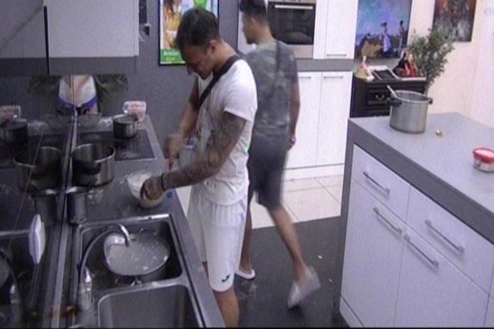 SVAĐA ZBOG HRANE! Lazar je Brendonu uradio nešto ODVRATNO kako bi ga KAZNIO! (VIDEO)