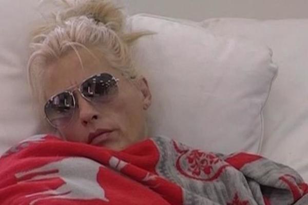 ŠTA JE S OVOM ŽENOM?! SUZANA I DALJE OPRAVDAVA MIKIJEVO ZVERSKO NASILJE: Ne znam kako je izdržao! (VIDEO)