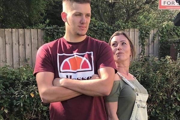 DRUGARICA JOJ NABACILA SVOG SINA (17): Iako je ona imala 33 godine, uzela mu je broj - sada se VENČAVAJU