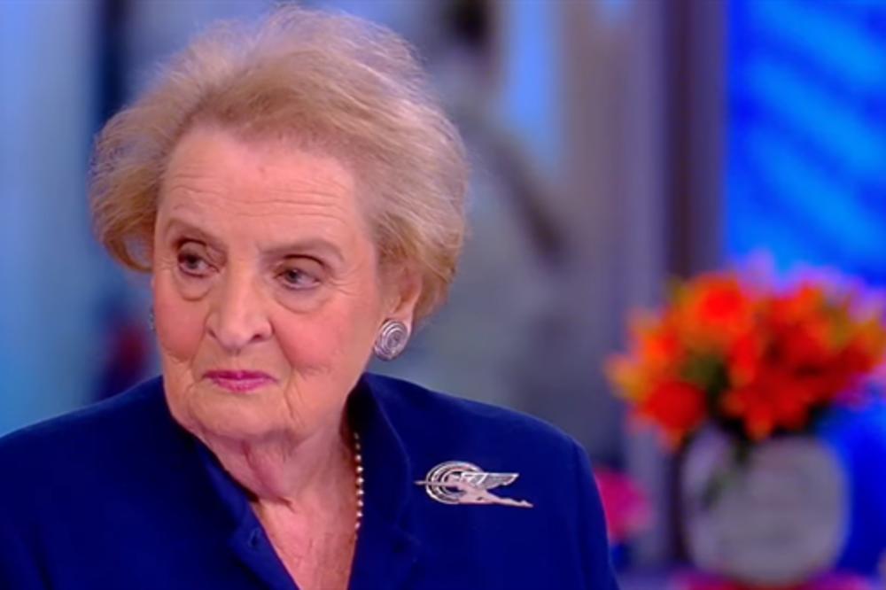 VIC: Zašto Medlin Olbrajt ne nosi minić?