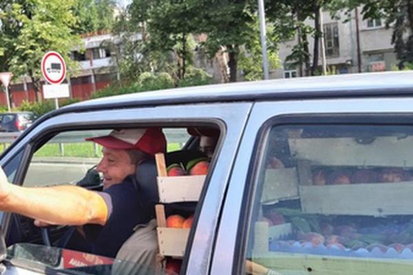 DANAS SE U BEOGRADU NA GAZELI DOGODILA PREDIVNA STVAR: Otvorio je prozor i uradio nešto zbog čega INTERNET GORI!