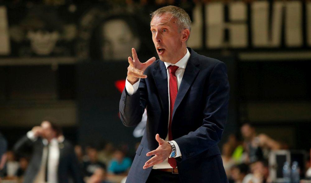 Milan Tomić kaže da su uslovi nemogući zbog toplote u hali