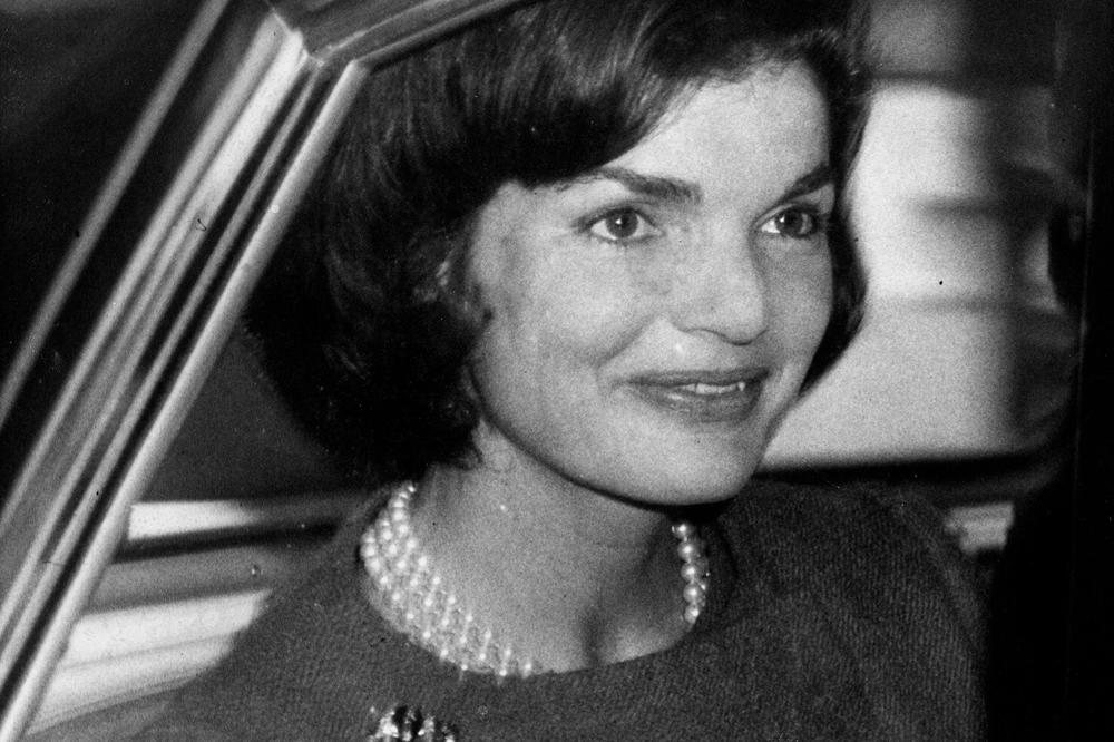 IZGUBILA JE NEVINOST U LIFTU, SRODNU DUŠU NAŠLA U STAROSTI! Preživela je smrt dece, a život joj je bio pun tajni