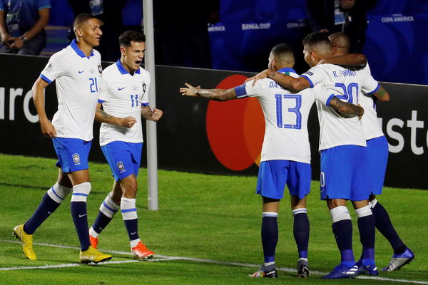 KRENUO KOPA AMERIKA: Posle 60 godina plavo-beli Brazil nije zadovoljio navijače, ali je pobedio na otvaranju!