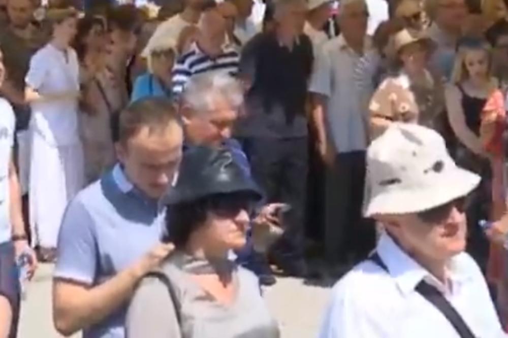 SRBI SU META! Policija zaustavlja autobuse na granici Crne Gore, PRIVODE LJUDE