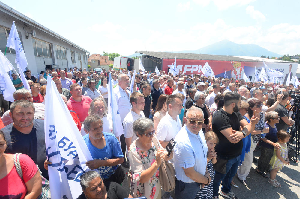 Građni dočekali Vučića  