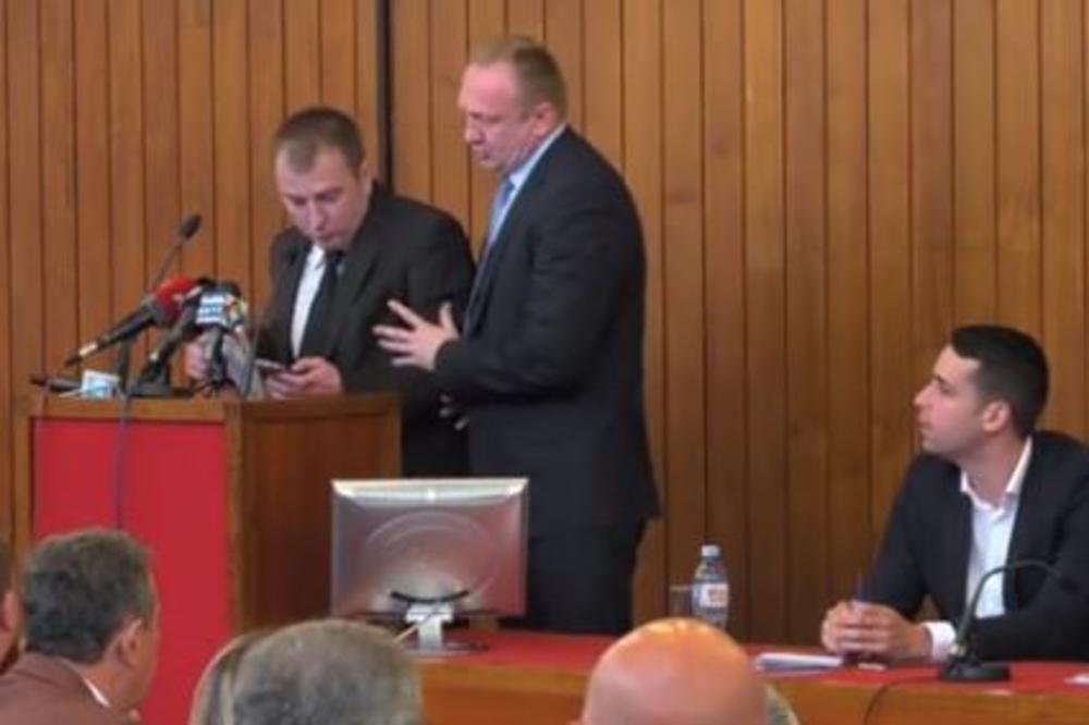 OPET RAT MIRKOVIĆA I ĐILASA: Đilas koristi metro za DEMAGOGIJU, Vučić pravi zemlju koju smo SANJALI