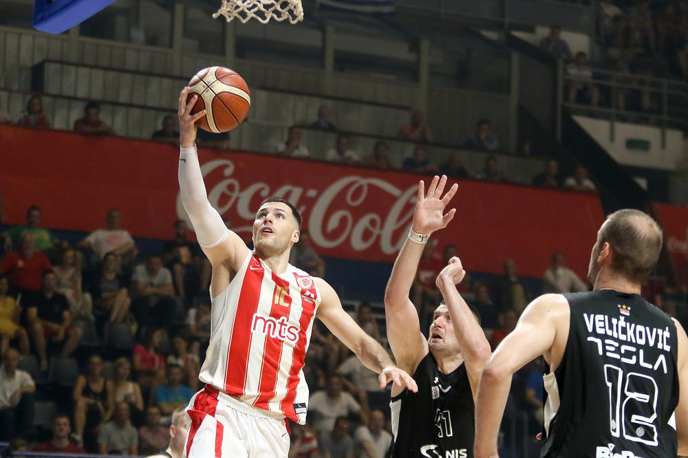 ZVEZDA IMA MEČ LOPTU: Crveno-beli na krilima Berona srušili Partizan u još jednoj neizvesnoj utakmici!