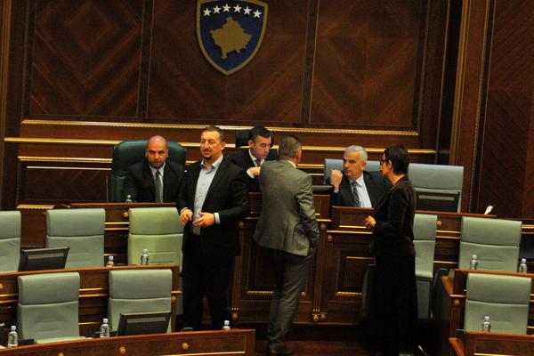 HARADINAJ, TAČI I VESELJI SE ZNOJE! Pitanje je časa kad će MORATI DA PEVAJU NA SUDU ZA ZLOČINE KOJE SU POČINILI