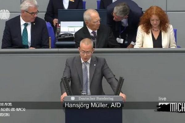 VREME JE DA SE KOSOVO UGASI! Nemački poslanik SVOJIM govorom ZAPALIO BUNDESTAG, Nemcima je sasuo ISTINU u lice