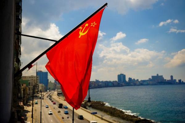 VELIKI SKANDAL: Vandali razbili spomenik slavnom vojskovođi, eksperti na licu mesta!