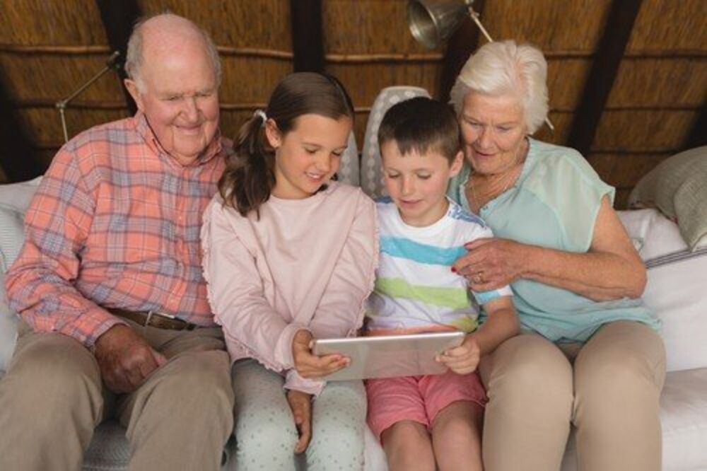 Baka i deka, Starci, Unuci, Deca