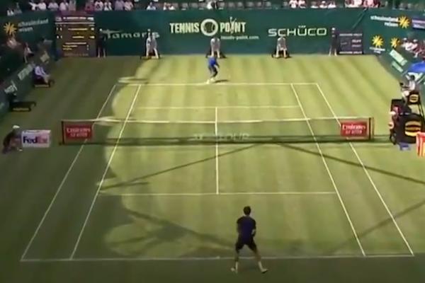 KAKAV LUD POTEZ FRANCUZA: Ni sam Monfis nije verovao šta je uradio!