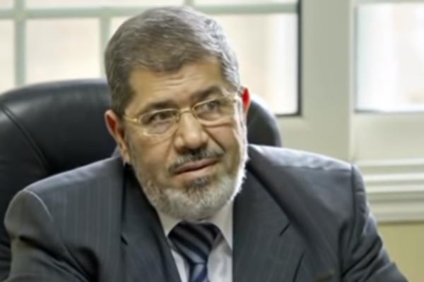 NEVERICA U EGIPTU Bivši predsednik Mohamed Morsi umro TOKOM SUĐENJA