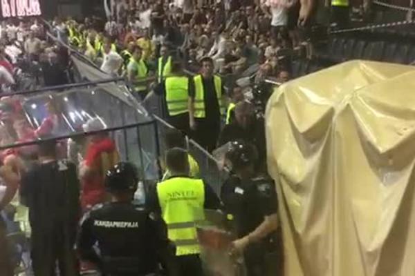 NOVI HAOS U PIONIRU: Članovi Zvezdine delegacije izbačeni iz hale!