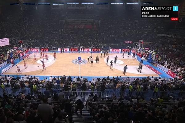 GROM UDARIO U HALU PIONIR: Dvorana prokišnjava usred utakmice! Prekinut meč Crvene zvezde i Partizana!