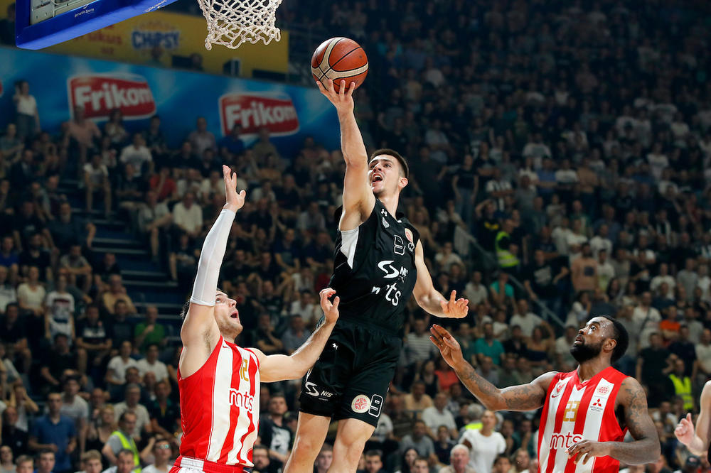 ČEKA SE ODGOVOR: Partizan želi da kupi Zvezdino dete!