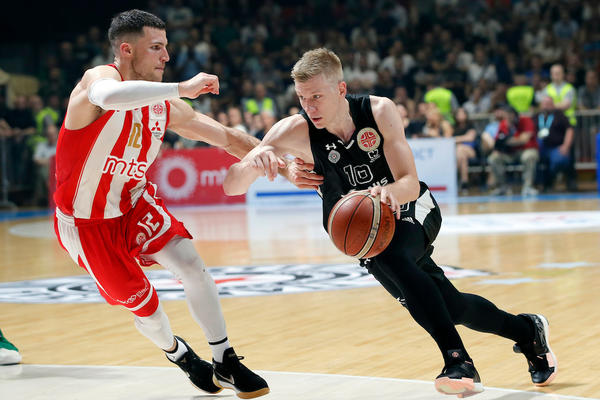 GROBARI SE PITAJU ŠTA ĆE BITI S JARAMAZOM?! Poznato je da li ostaje u Partizanu!