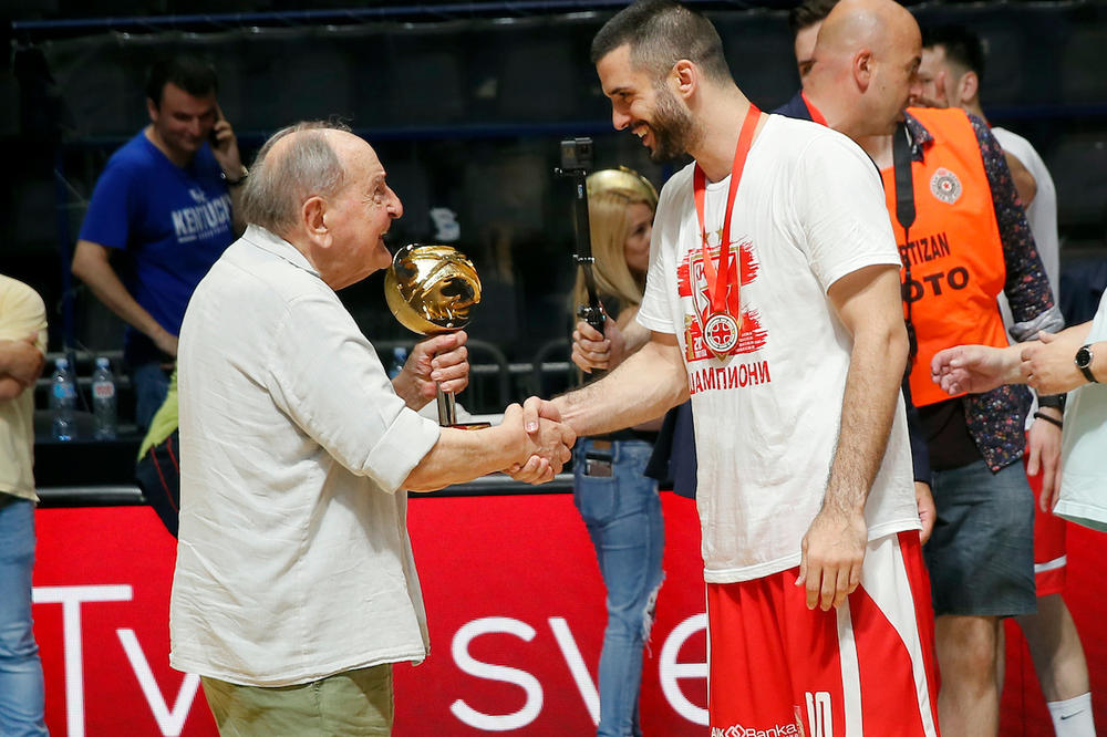 OPROŠTAJ SA MALOG KALEMEGDANA: Vlasta je ispisivao istoriju našeg košarkaškog kluba!