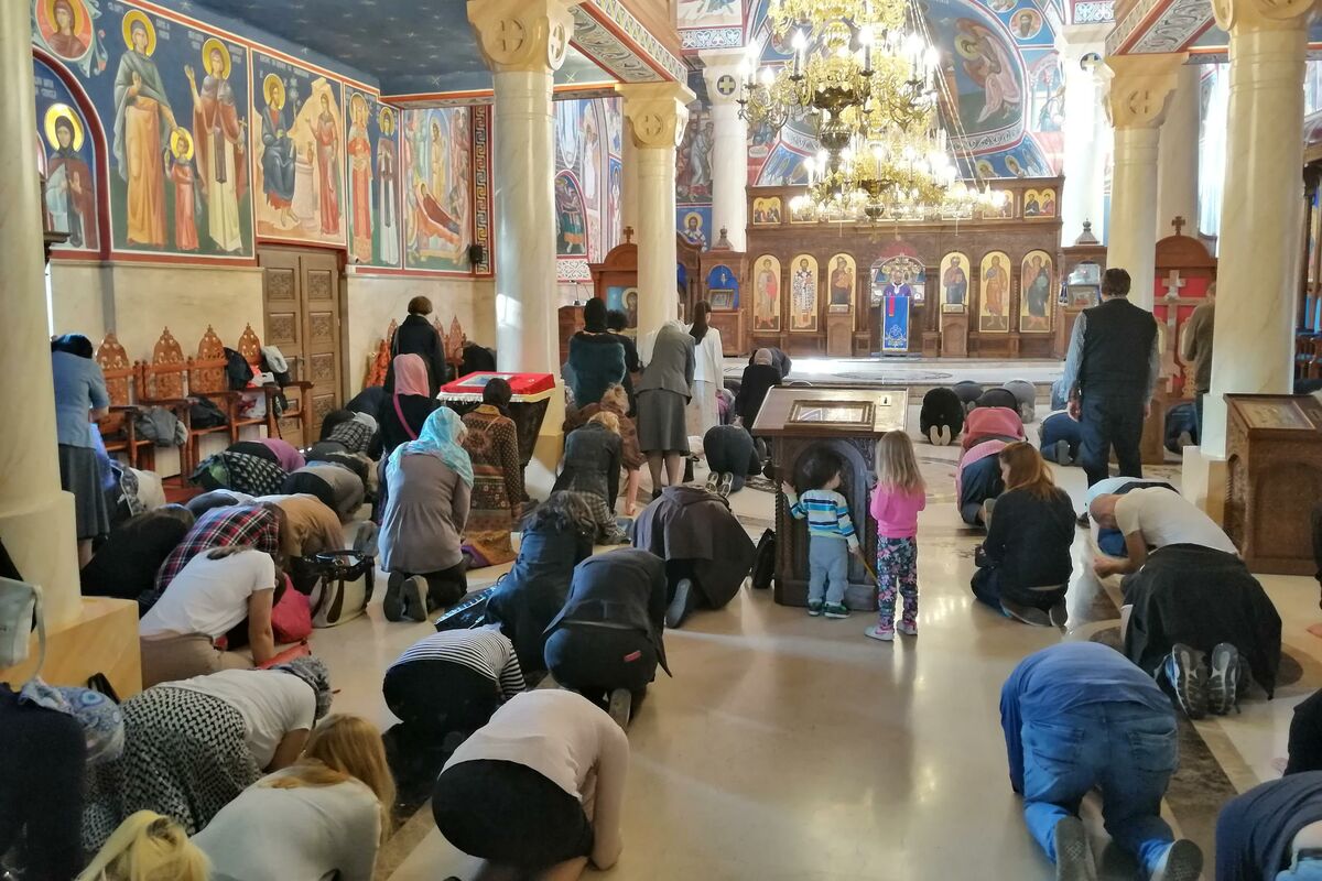 ODAKLE POTIČE KLANJANE PRED IKONOM - OD MUSLIMANA ILI OD RUSA? Otkrivamo  šta znači i kako je došlo u pravoslavlje