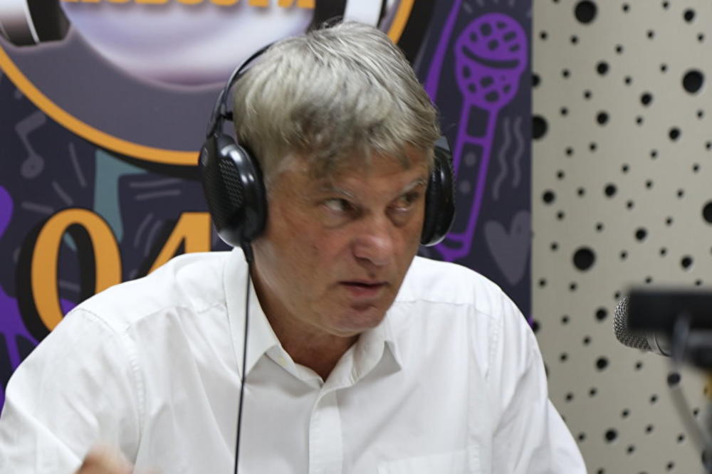 LAZANSKI RASKRINKAO PRIŠTINU: Tramp je ispalio Albance! Ovo su LEŠINARSKA POSLA