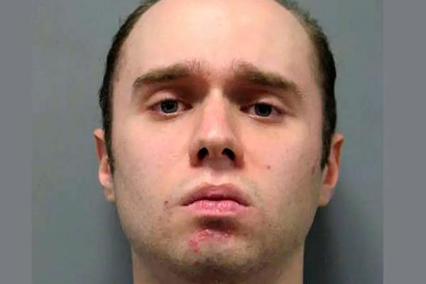 U PODRUMU KUĆE OVOG MILIONERA PRONAŠLI UGLJENISANO TELO: Zbog svoje PARANOJE izazvao SMRT i završio u ZATVORU