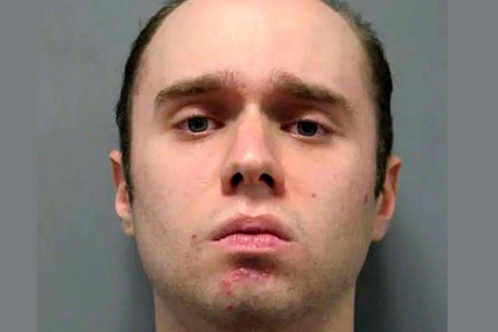 U PODRUMU KUĆE OVOG MILIONERA PRONAŠLI UGLJENISANO TELO: Zbog svoje PARANOJE izazvao SMRT i završio u ZATVORU