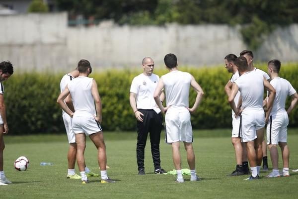 ČETVORICA PRISTIGLI: Novajlije na treningu Partizana!