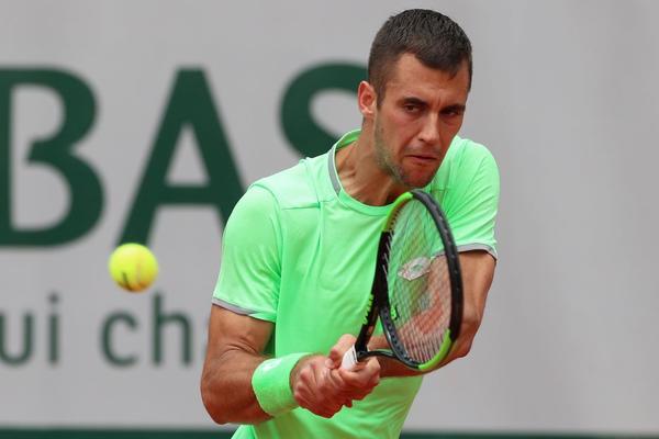 EKSPRESNI PORAZ ĐEREA: Laslo izdržao samo dva seta u Haleu!