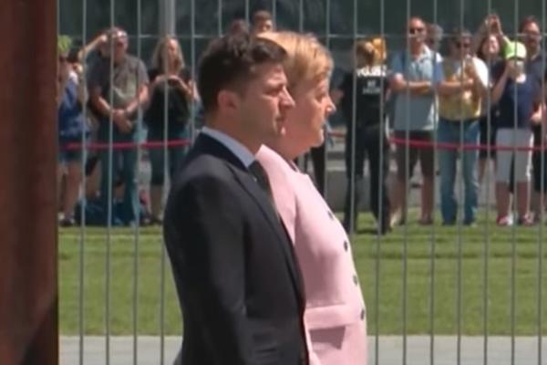 OTKRIVENA MISTERIOZNA BOLEST ANGELE MERKEL?! Nemačka kancelarka ima KURU! EVO O ČEMU SE RADI