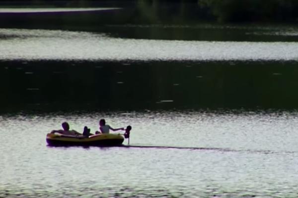 MAJKA MLADIĆA KOJI JE NESTAO U JEZERU OČAJNA: Rekli su mi da je potonuo čim je ušao u vodu, drug mu je pružio ruku