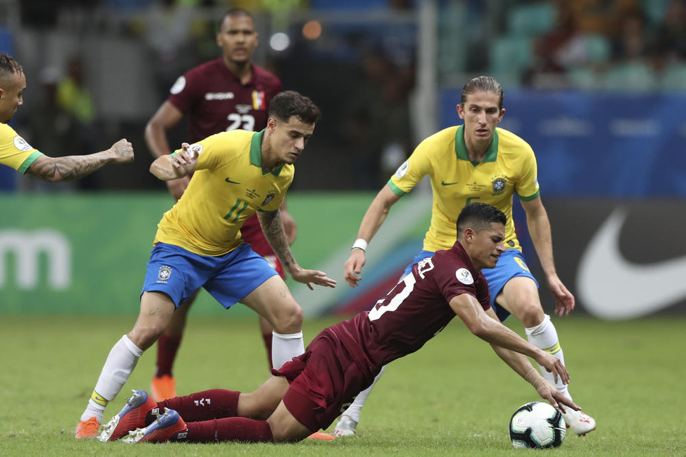 VAR OPET ISPISAO ISTORIJU FUDBALA: Primili 4 gola na Kopa Americi, sva 4 su poništena posle pregleda video snimka!