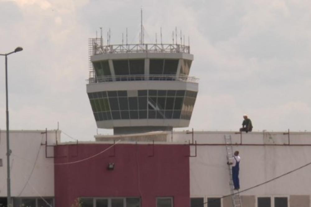 MAGLA SPREČILA POLETANJE AVIONA SA SRPSKOG AERODROMA: Kakav baksuz, svi čekaju 10 sati!