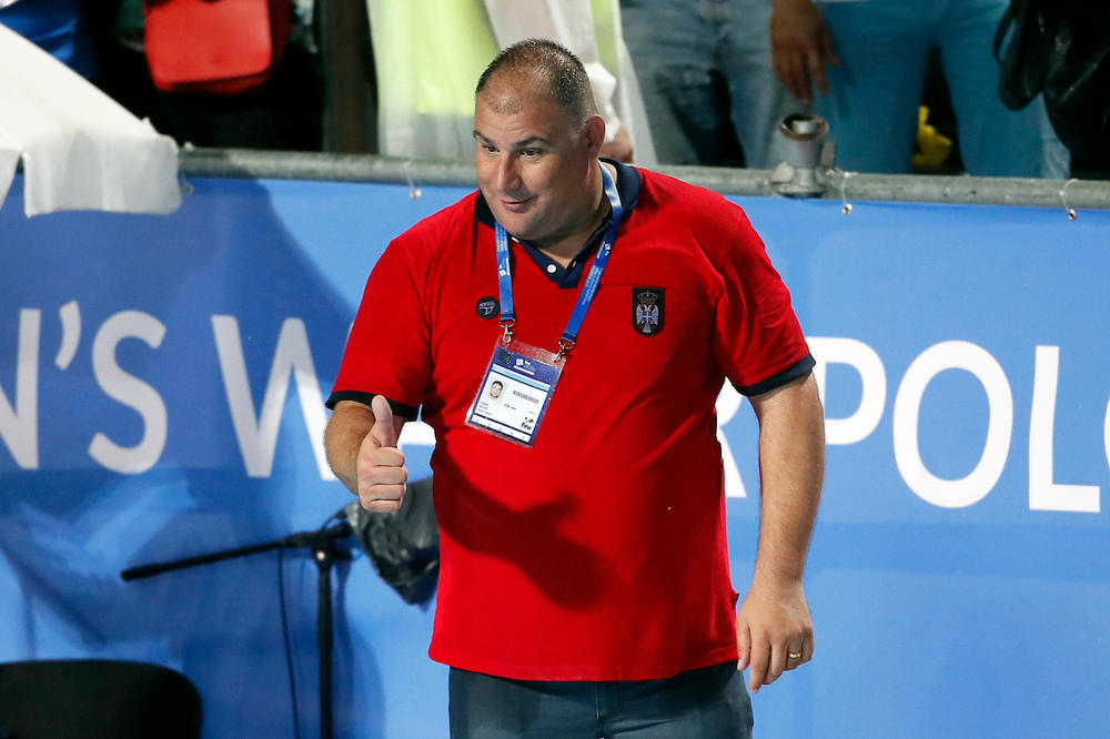 STANI, BRE! 'DE SI POŠ'O?! Srbija pobedila Mađare, ali svi pričaju šta je Savić uradio mađarskom selektoru na kraju