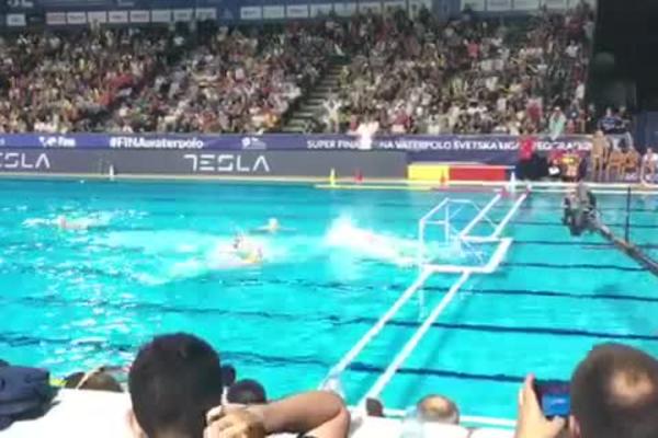 PROKLJUČAO TAŠ ZBOG FILIPOVIĆA: Srpski vaterpolista bacio navijače u ekstazu!