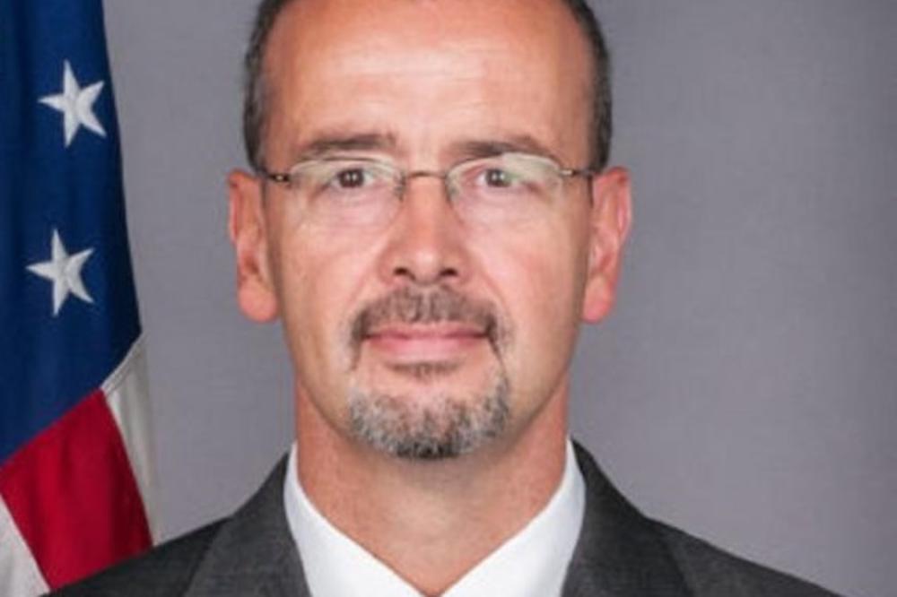 MIHOLJSKO LETO I SLOBODAN VIKEND SU PRED VAMA! Američka ambasada KREATIVNO poželela dobrodošlicu NOVOM AMBASADORU