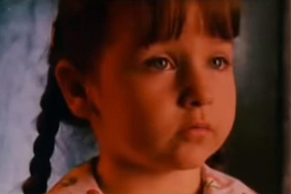 SLATKA DEVOJČICA IZ FILMA "MRTAV LADAN" SADA SE BAVI REŽIJOM: "Neću da ti kažem, ćelavi" je postao pravi HIT!