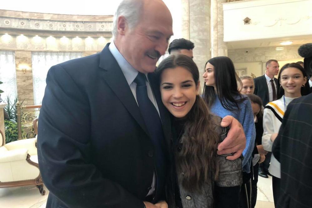 LUKAŠENKO JE SAMO SA MNOM HTEO DA SE SLIKA JER SAM IZ SRBIJE! Bojana otkrila SVE O SUSRETU SA PREDSEDNIKOM