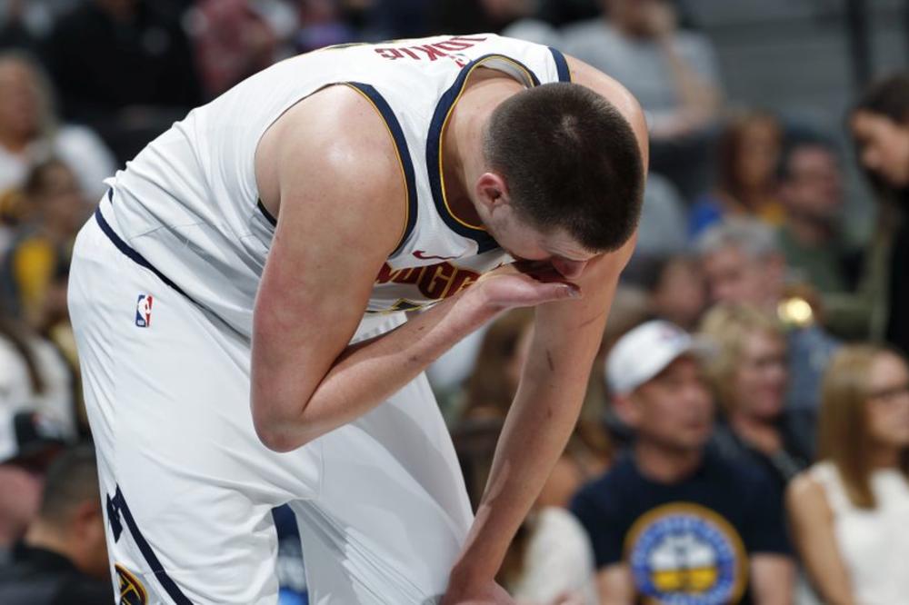 NIKOLA JOKIĆ JE PLAKAO U SVLAČIONICI! Saigrač otkrio koliko je Srbin bio slomljen zbog ispadanja iz plej-ofa!