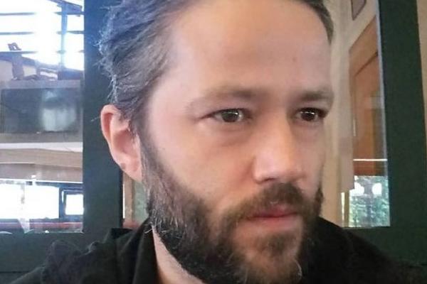 CRNOGORSKI GLUMAC IZVREĐAO SRBE! Ovakve PSOVKE u Beogradu mu niko neće OPROSTITI (FOTO)