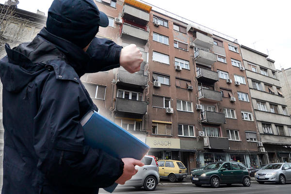 MUP IZDAO VAŽNO UPOZORENJE: Dobro pogledajte ovaj snimak i OBRATITE PAŽNJU kako da prepoznate PREVARANTE (VIDEO)