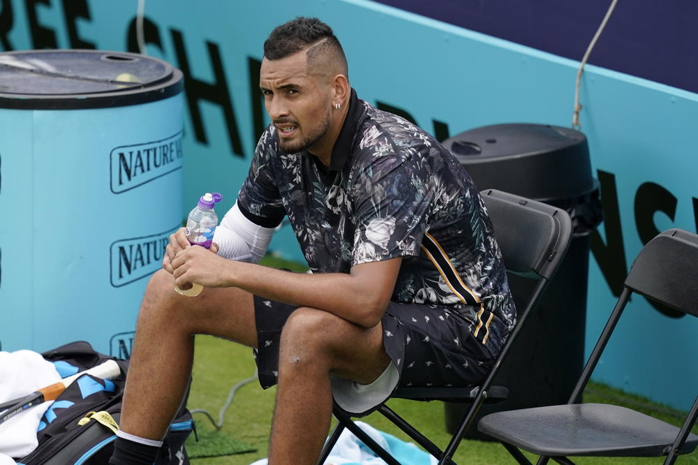 BEZOBRAZLUKU NEMA KRAJA, OVAJ MOMAK JE DRIPAC: Kirjos prozivao sudiju, pa ga terao da skine kačket!