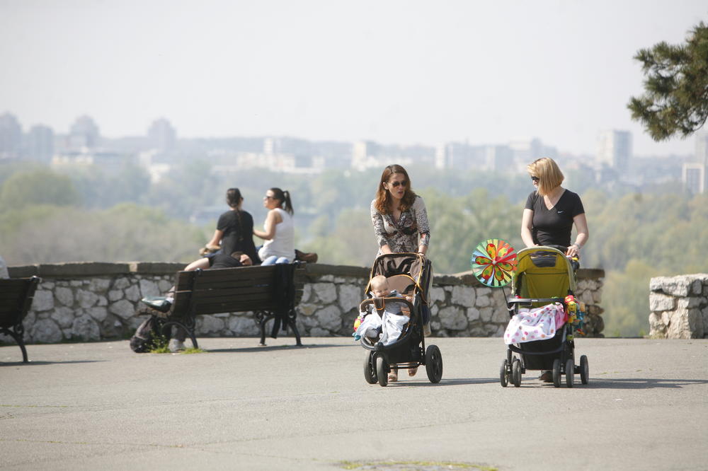 DANAS SVEŽE, UZ SMENU OBLAKA I SUNCA: Maksimalna dnevna temperatura do 26 stepeni