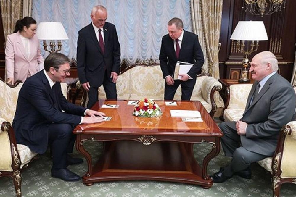 VUČIĆ I LUKAŠENKO OČI U OČI! Dvojica PREDSEDNIKA postigli su VAŽAN DOGOVOR za Srbiju, evo i koji (FOTO)